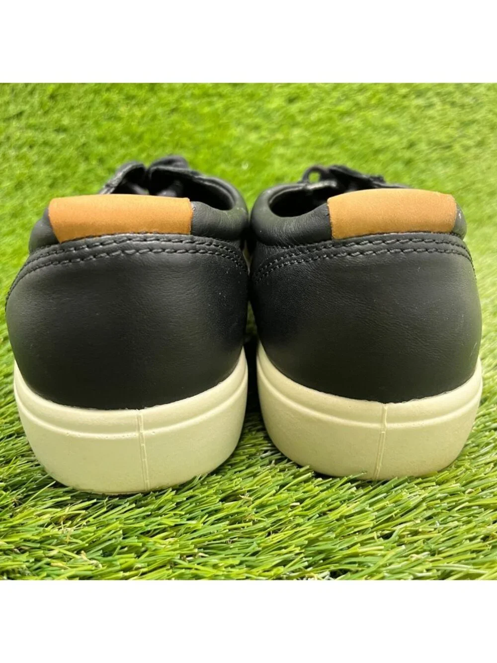 Ecco Soft 7 Mens Size 7 Black Casual Classic Leather Lace Up Shoes Sneakers